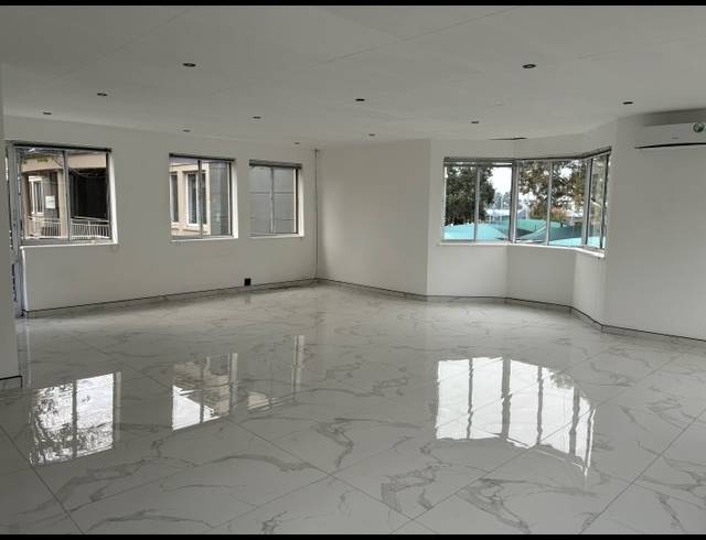 155M² OFFICE FOR SALE IN BEDFORD GARDENS
